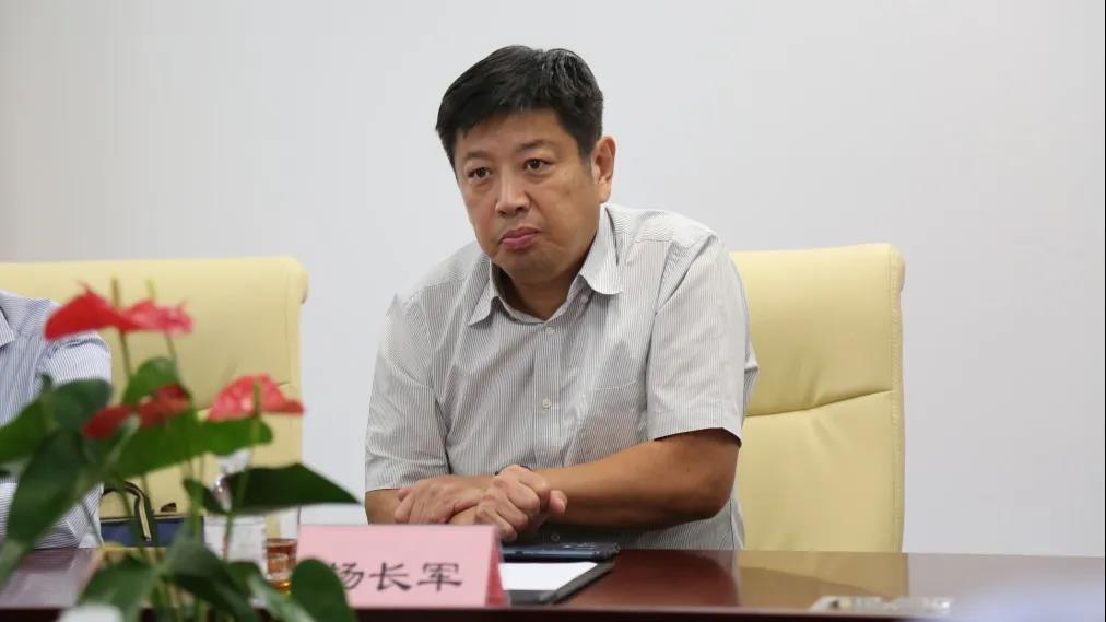 青岛市委统战部、工商联领导一行莅临以萨走访调研