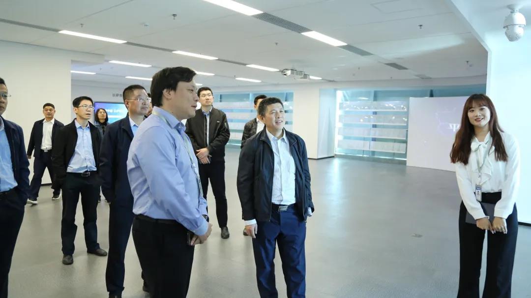 青岛市工信局、统计局领导一行莅临以萨参观交流
